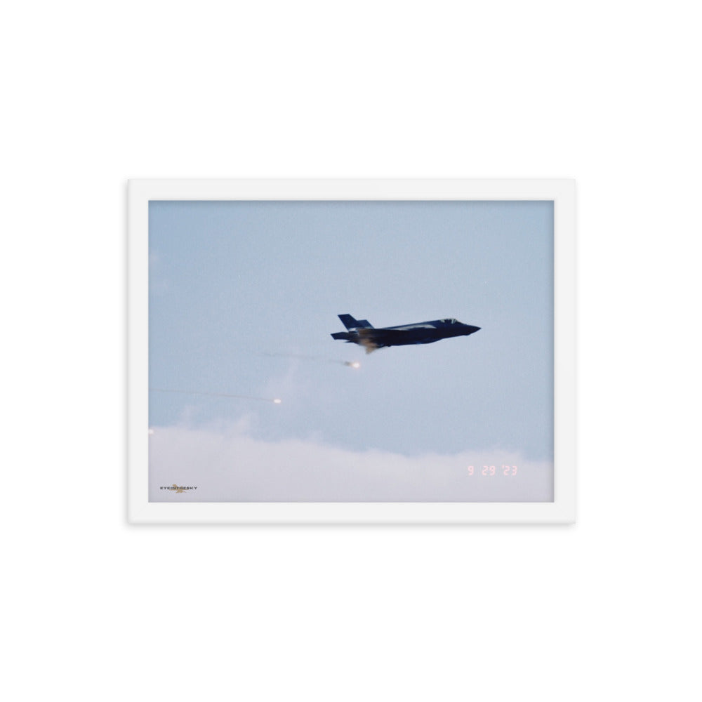 LIGHTNING II FLARES- FIGHTERS ON FILM FRAMED COLLECTION 12x16